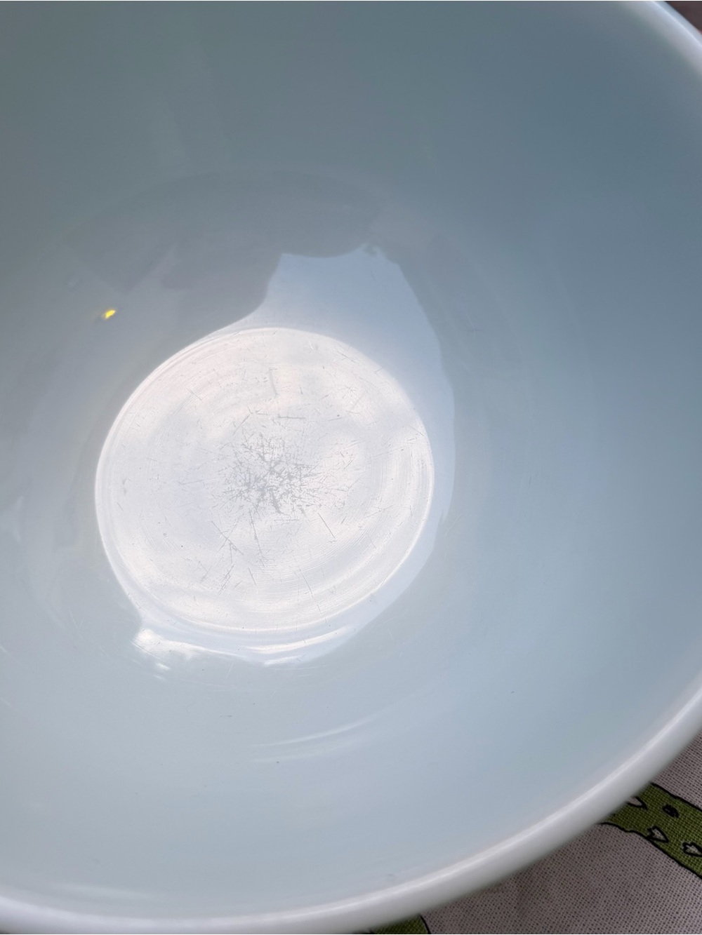 Vintage Pyrex #403 Mixing Bowl - Picture 4 of 8